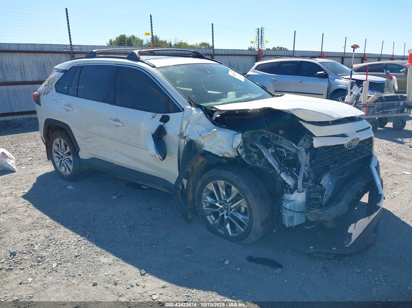 TOYOTA RAV4 XLE PREMIUM