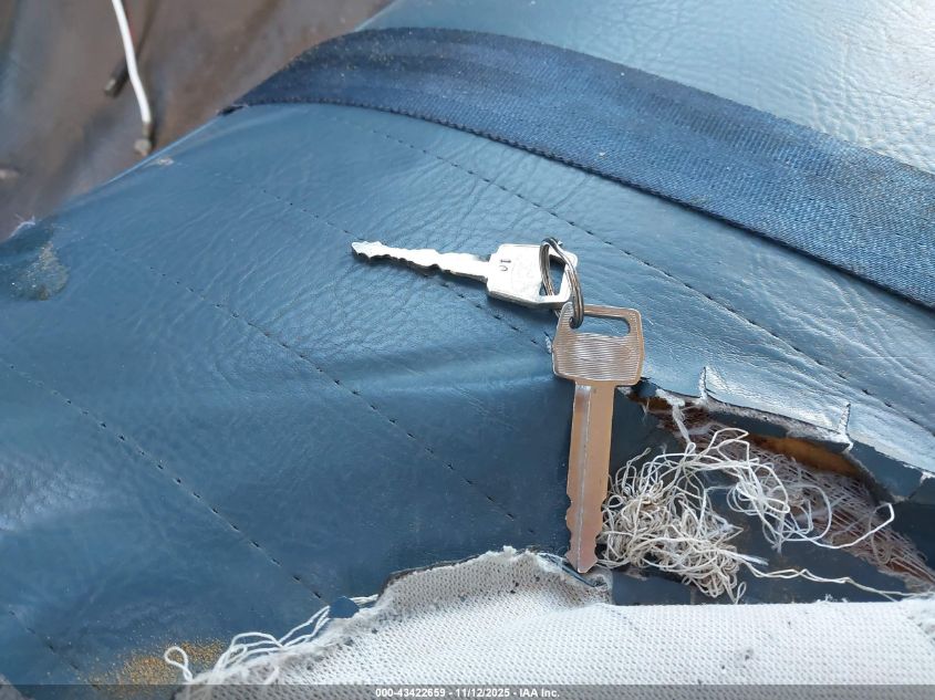 1994 Ford F350 VIN: 2FTJW35H6RCA33271 Lot: 43422659