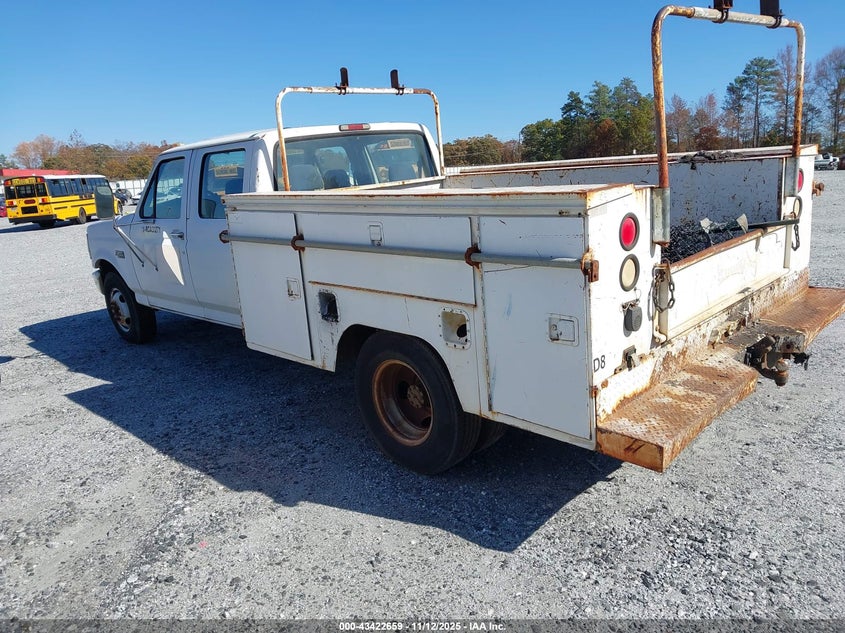 2FTJW35H6RCA33271 1994 FORD F350 photo no. 3
