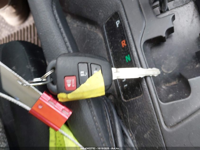 2018 Toyota Rav4 Le VIN: 2T3BFREV9JW852196 Lot: 43422752