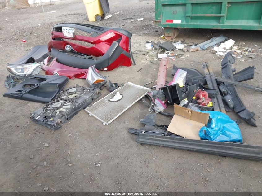 2018 Toyota Rav4 Le VIN: 2T3BFREV9JW852196 Lot: 43422752