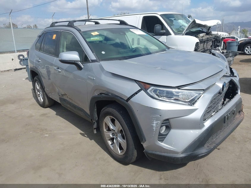 TOYOTA RAV4 HYBRID XLE