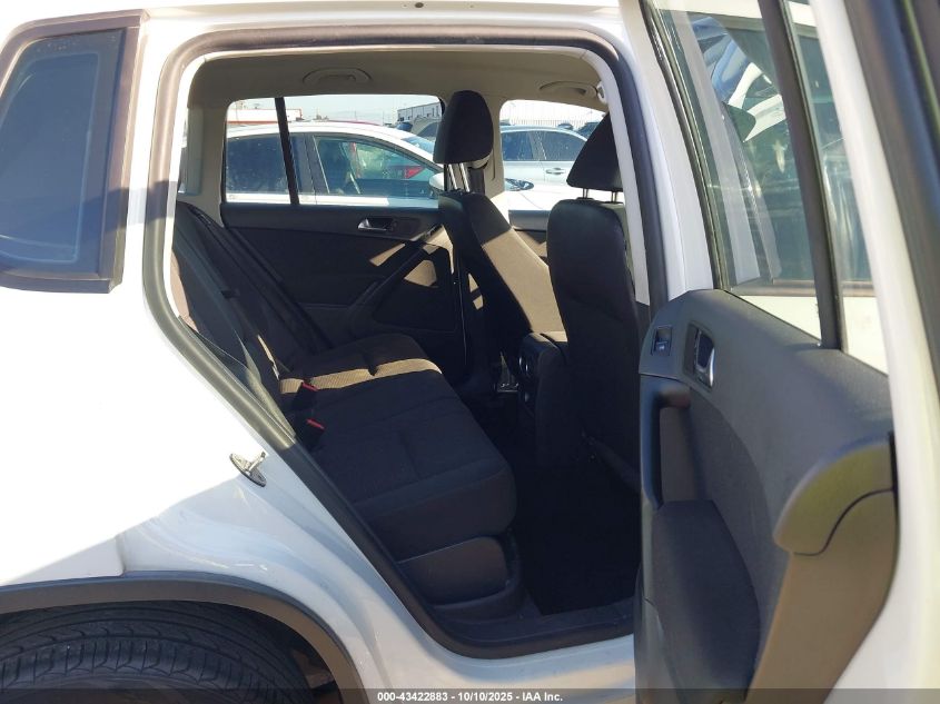 2018 Volkswagen Tiguan Limited 2.0T VIN: WVGAV7AX6JK001326 Lot: 43422883