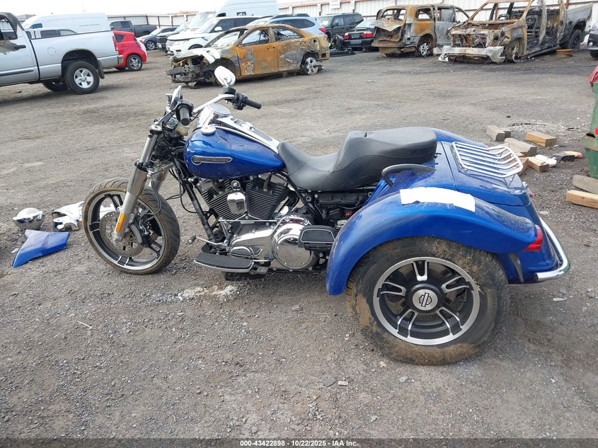 2015 Harley-Davidson Flrt Free Wheeler VIN: 1HD1MCM19FB854820 Lot: 43422898