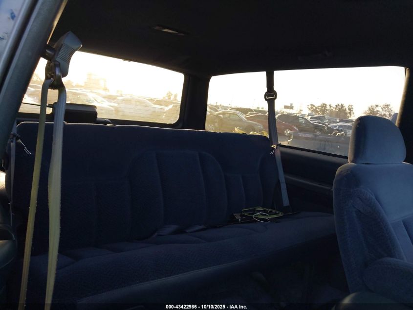 1998 Chevrolet Tahoe VIN: 3GNEK18R6WG146441 Lot: 43422986