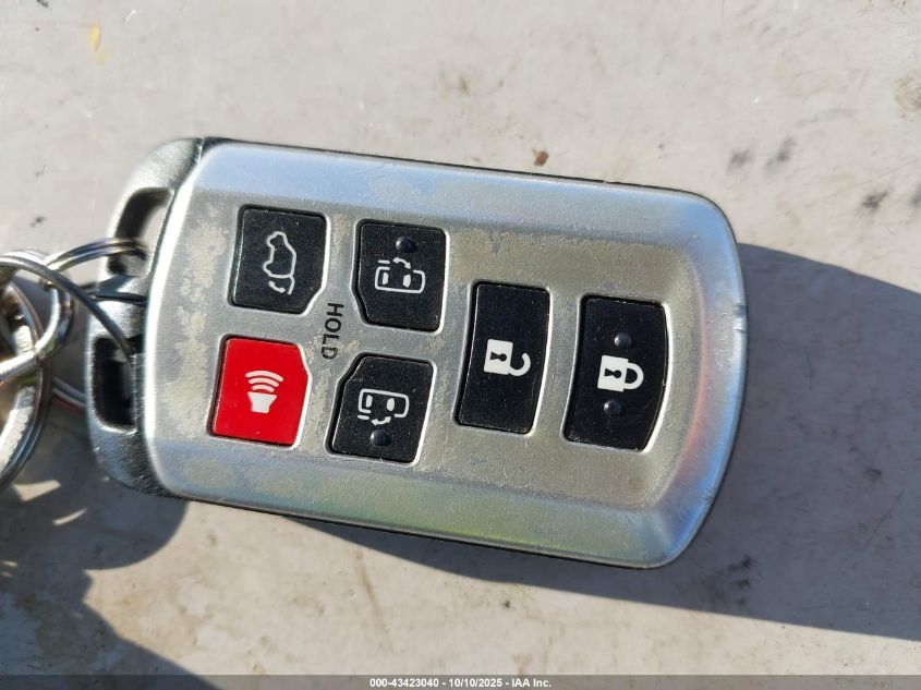 2015 Toyota Sienna Se 8 Passenger/Se Premium 8 Passenger VIN: 5TDXK3DC6FS586661 Lot: 43423040