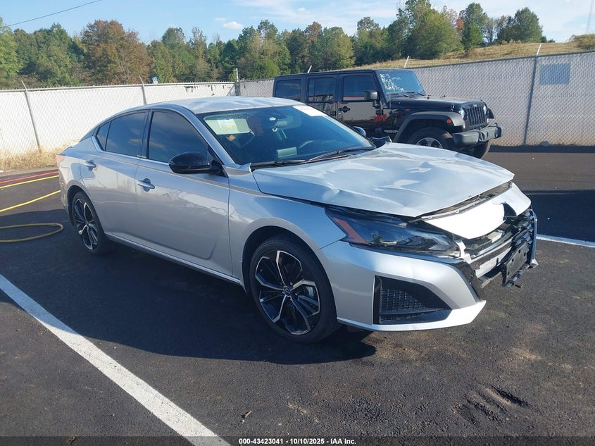 NISSAN ALTIMA SR FWD