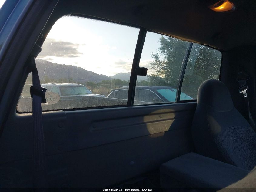 1999 Ford F-150 Lariat/Work Series/Xl/Xlt VIN: 1FTRF18L6XNC32917 Lot: 43423134