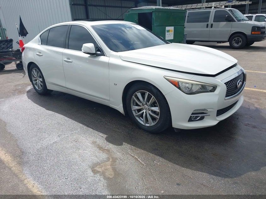 INFINITI Q50 PREMIUM