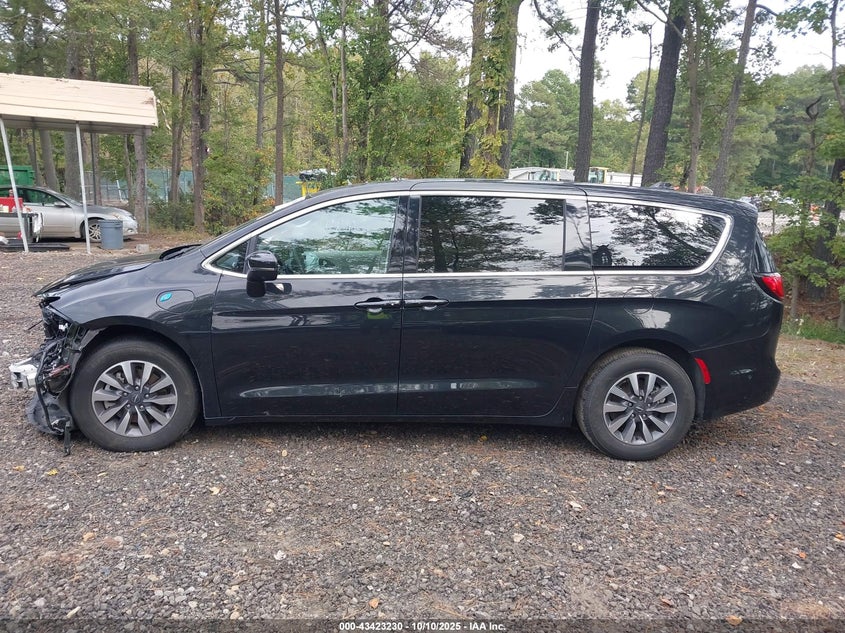 2023 Chrysler Pacifica Hybrid Touring L VIN: 2C4RC1L72PR565301 Lot: 43423230