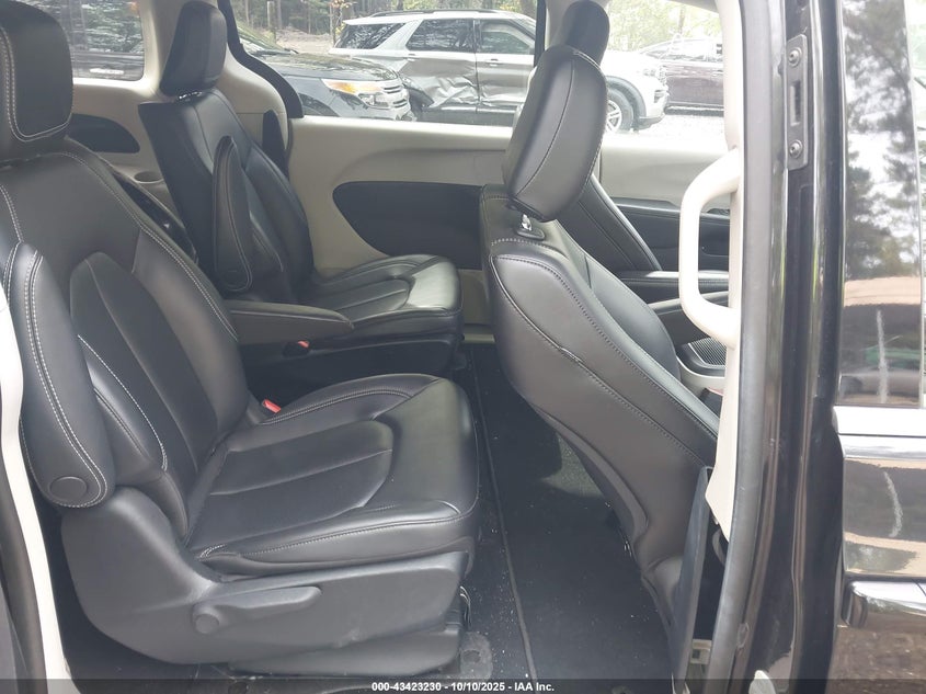 2023 Chrysler Pacifica Hybrid Touring L VIN: 2C4RC1L72PR565301 Lot: 43423230