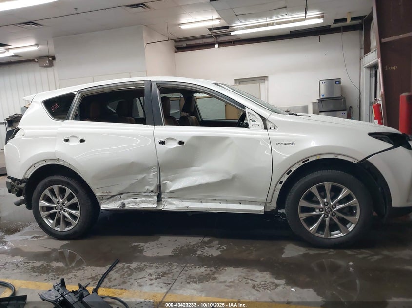 2017 TOYOTA RAV4 HYBRID LIMITED JTMDJREV1HD099133