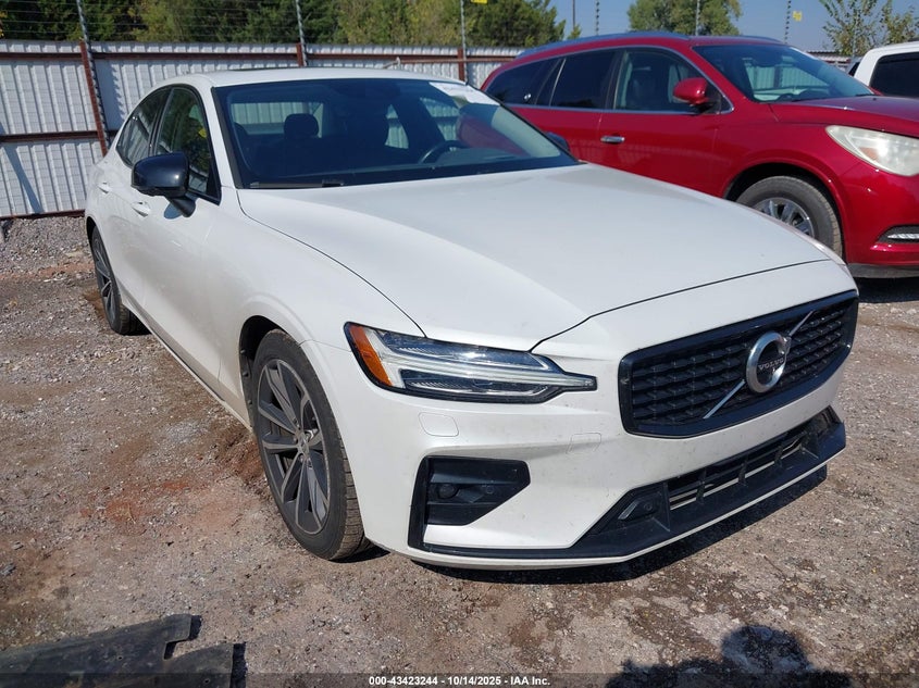 2022 Volvo S60 B5 Black Edition Momentum/B5 Inscription/B5 Momentum