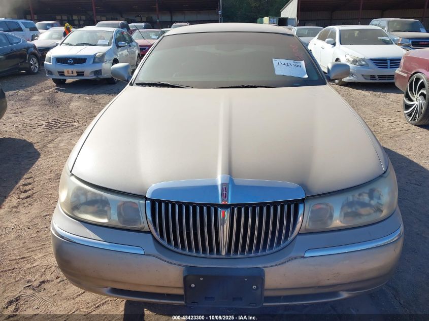 2000 Lincoln Town Car Signature VIN: 1LNHM82W6YY867208 Lot: 43423300