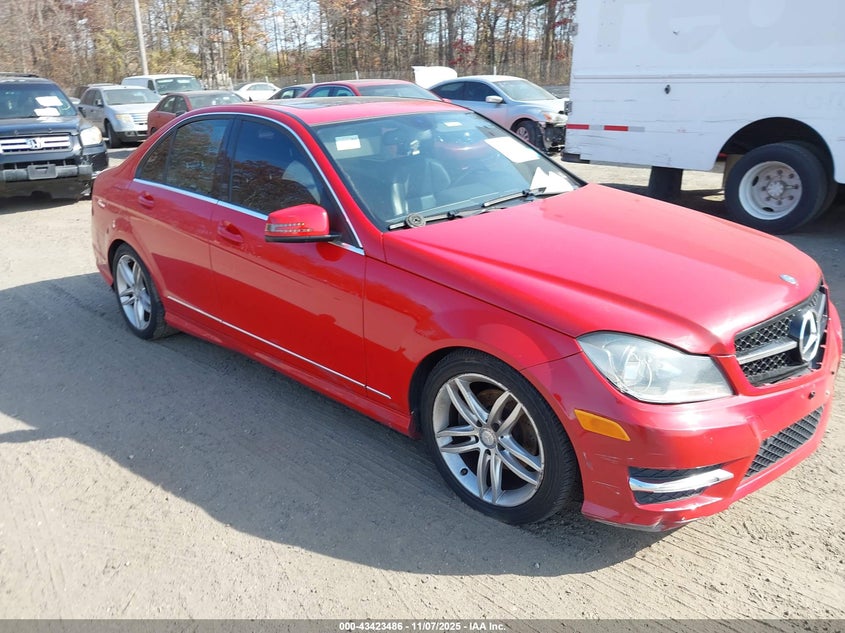 2013 MERCEDES-BENZ C 250 SPORT - WDDGF4HB7DR247503