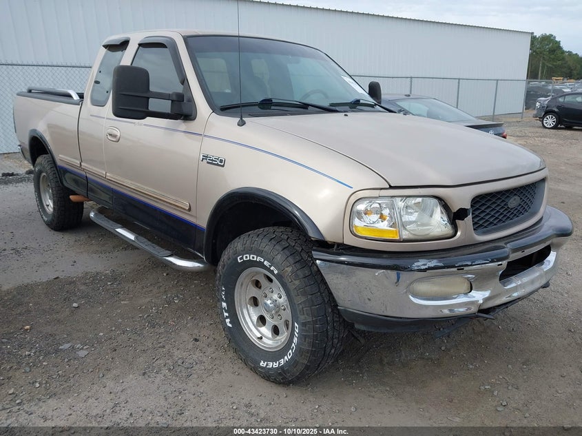 1997 Ford F-250 Lariat/Standard/Xl/Xlt beige truck gasoline 1FTFX28L4VKC80386 photo #1
