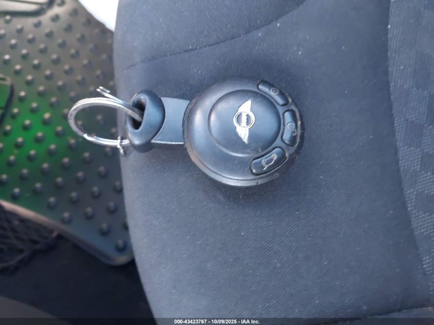 2010 Mini Cooper S Clubman VIN: WMWMM3C52ATP76609 Lot: 43423767