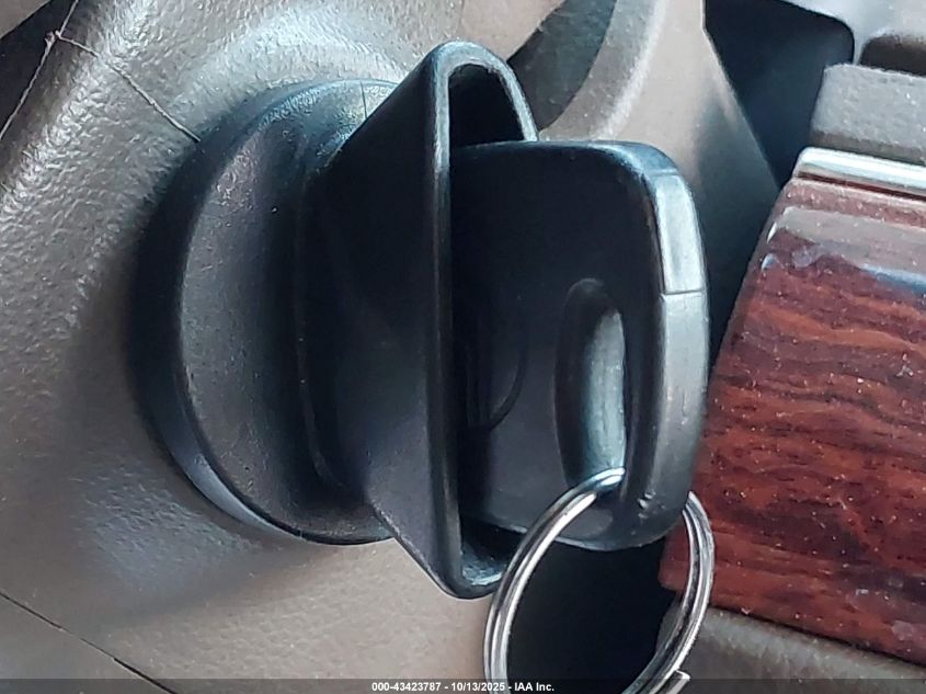 2000 Mercury Grand Marquis Ls VIN: 2MEFM75W2YX619702 Lot: 43423787