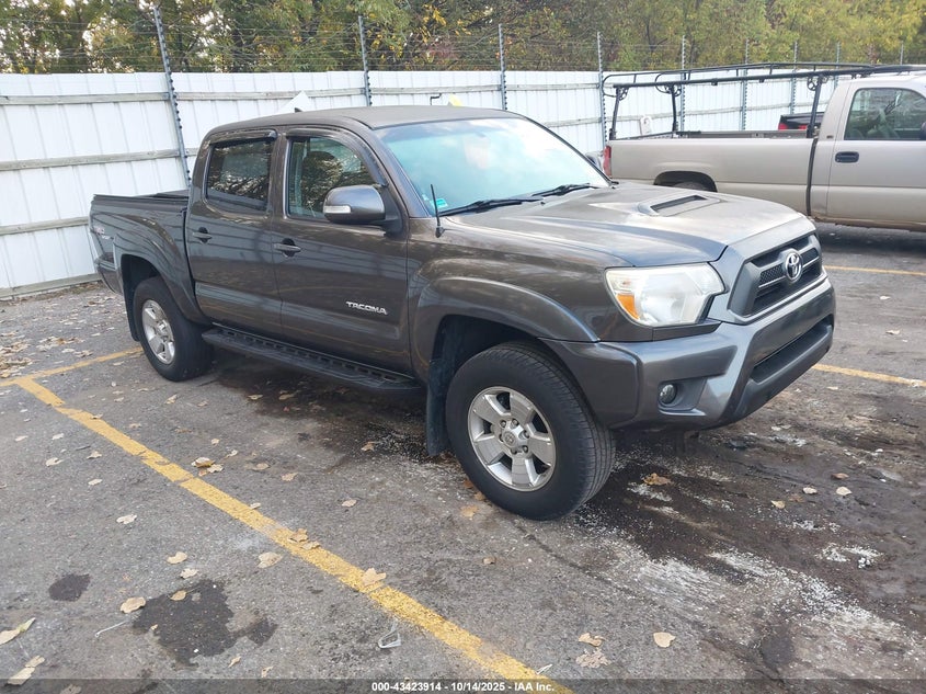 TOYOTA TACOMA BASE V6