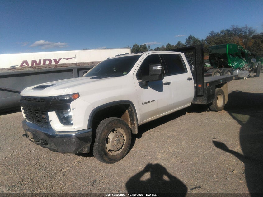 1GB4YSEY0MF237678 2021 CHEVROLET SILVERADO photo no. 2