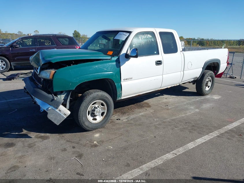 1GCHC29U04E215110 2004 CHEVROLET SILVERADO photo no. 2