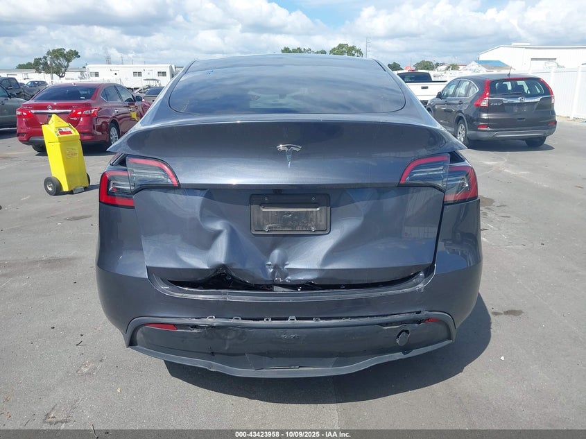 2023 Tesla Model Y Rwd VIN: 7SAYGDED6PF944272 Lot: 43423958