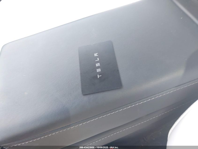 2023 Tesla Model Y Rwd VIN: 7SAYGDED6PF944272 Lot: 43423958