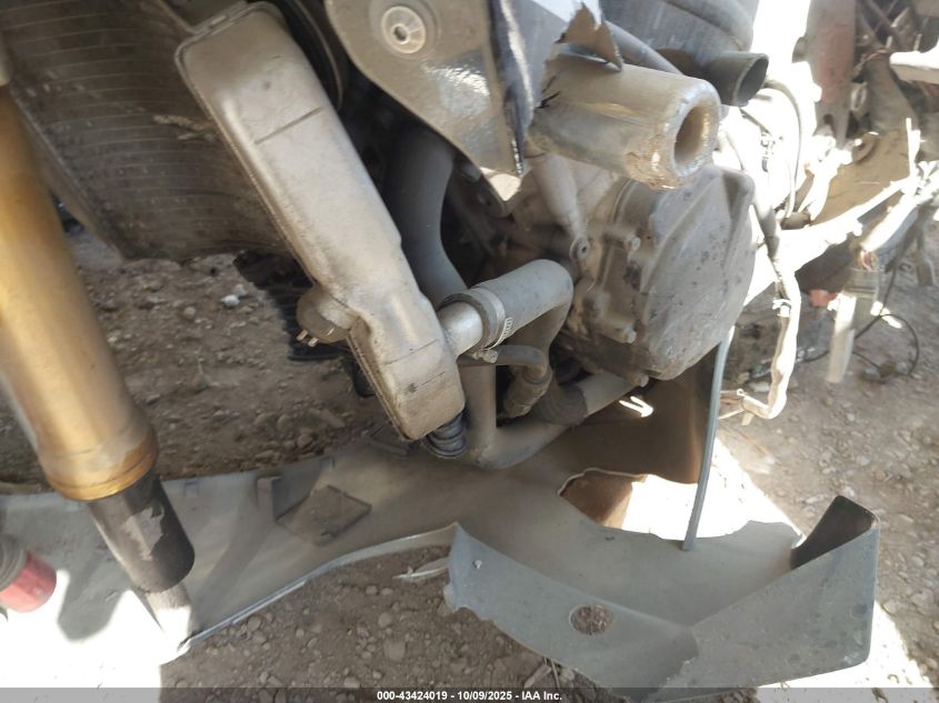 2004 Suzuki Gsx-R1000 VIN: JS1GT75A742104425 Lot: 43424019