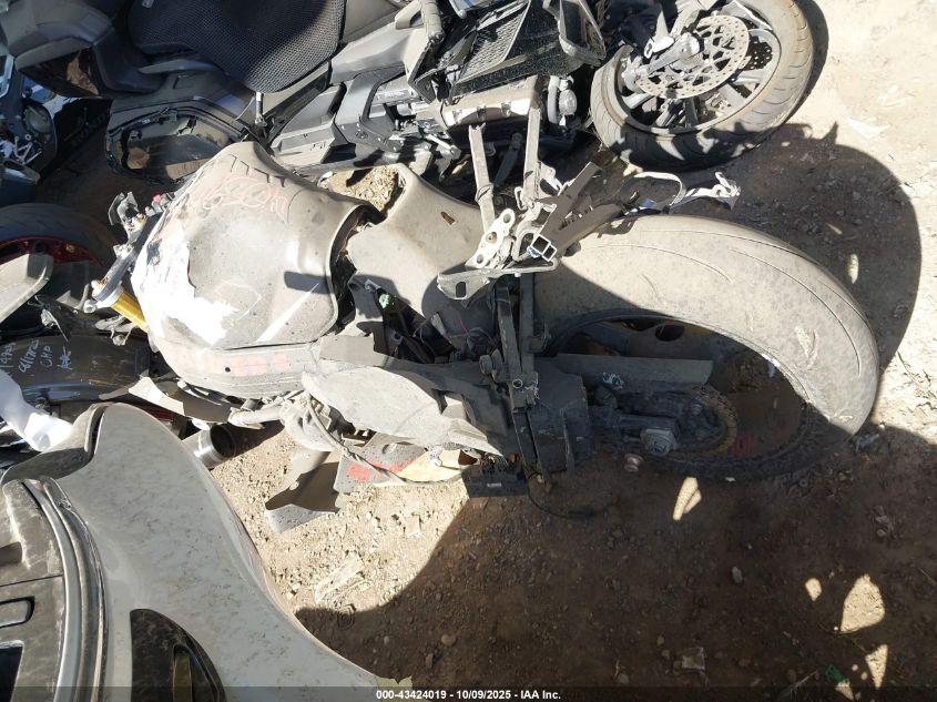 2004 Suzuki Gsx-R1000 VIN: JS1GT75A742104425 Lot: 43424019