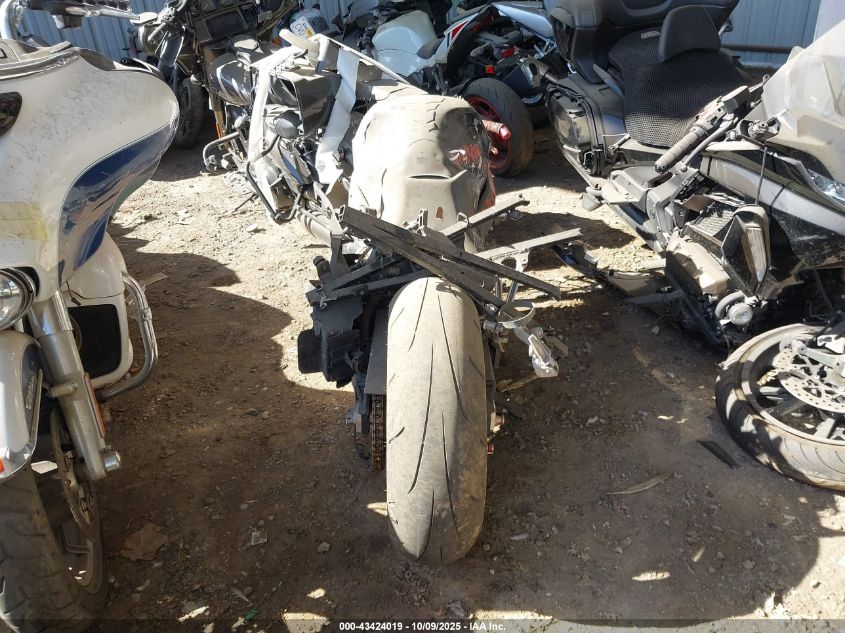 2004 Suzuki Gsx-R1000 VIN: JS1GT75A742104425 Lot: 43424019