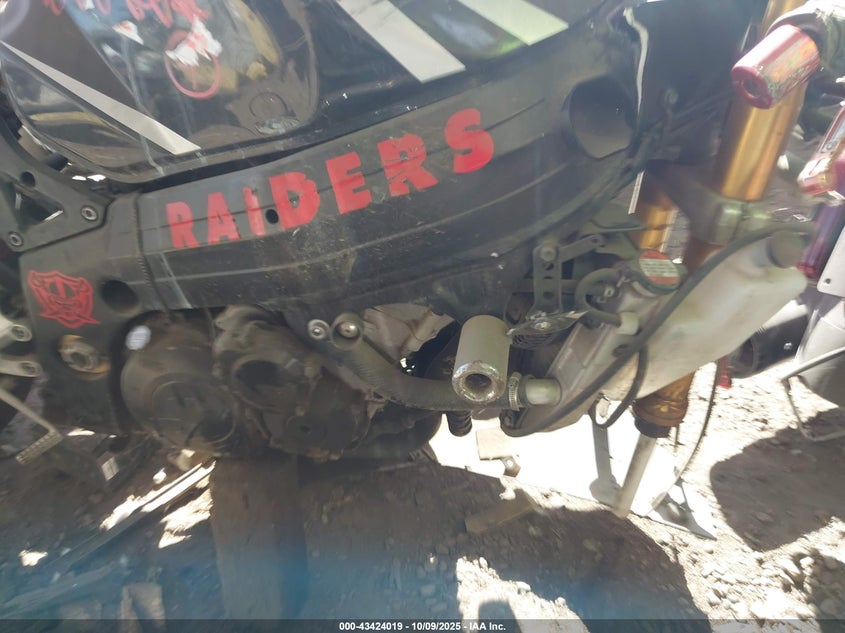 2004 Suzuki Gsx-R1000 VIN: JS1GT75A742104425 Lot: 43424019