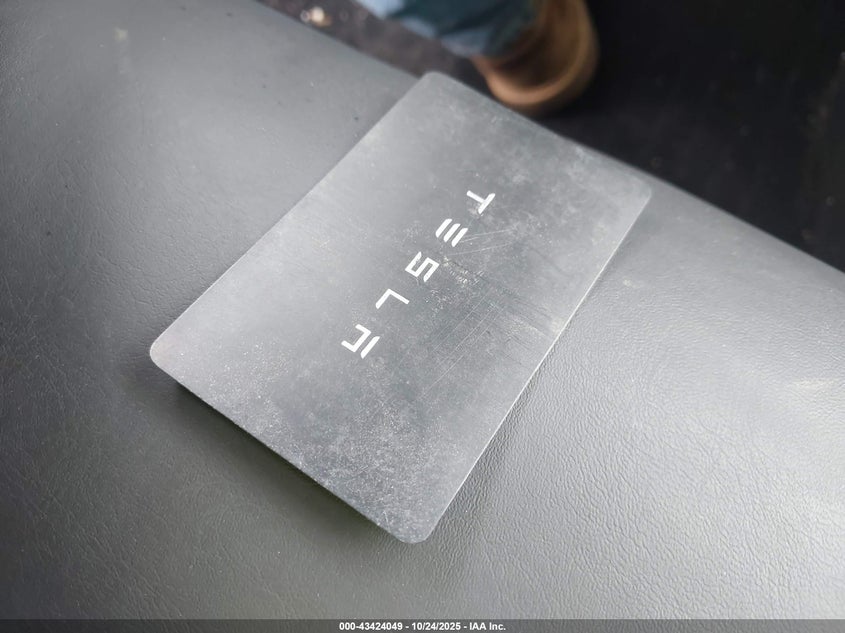 2024 Tesla Model Y Long Range Dual Motor All-Wheel Drive VIN: 7SAYGDEE2RF157220 Lot: 43424049