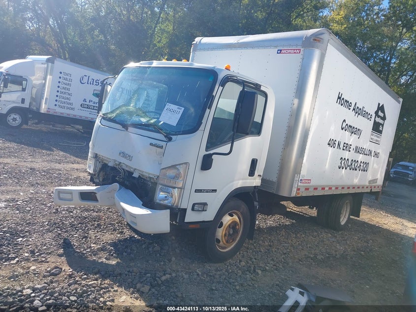 54DC4W1B5HS805587 2017 ISUZU  photo no. 2