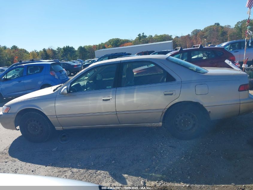 1998 Toyota Camry Le VIN: JT2BG22K9W0123358 Lot: 43424197