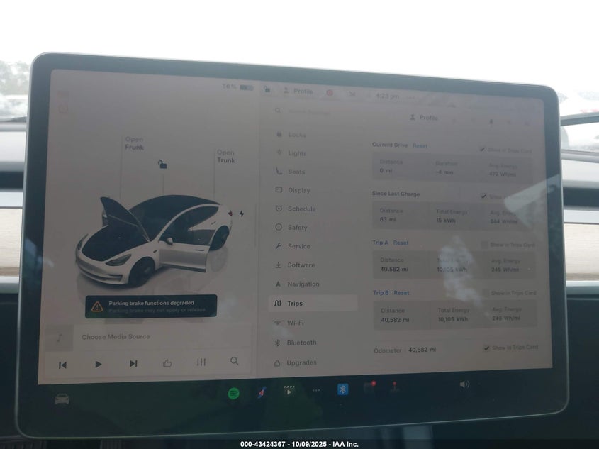 2023 Tesla Model 3 Rear-Wheel Drive VIN: 5YJ3E1EA9PF557880 Lot: 43424367