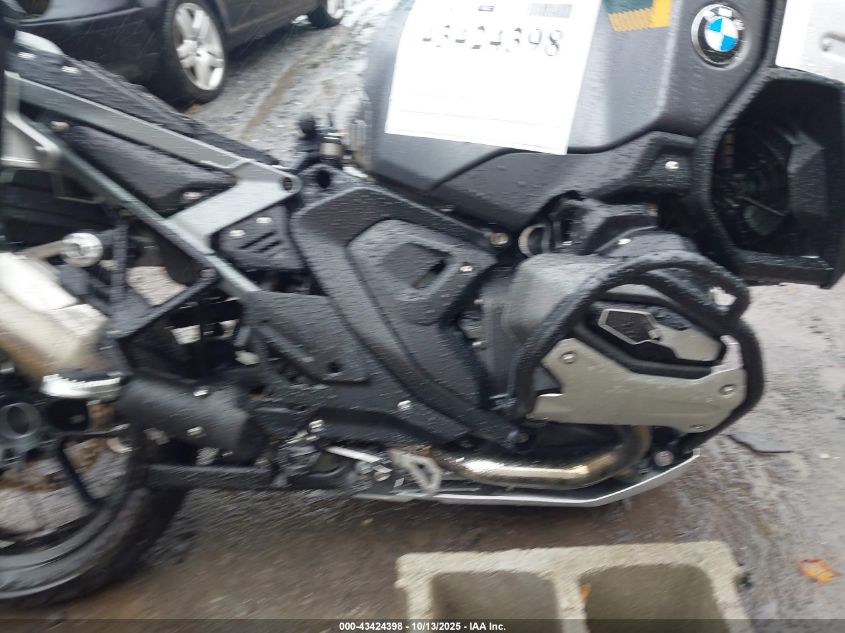2025 BMW R 1300 Gs Adventure VIN: WB10M3300S6K97110 Lot: 43424398