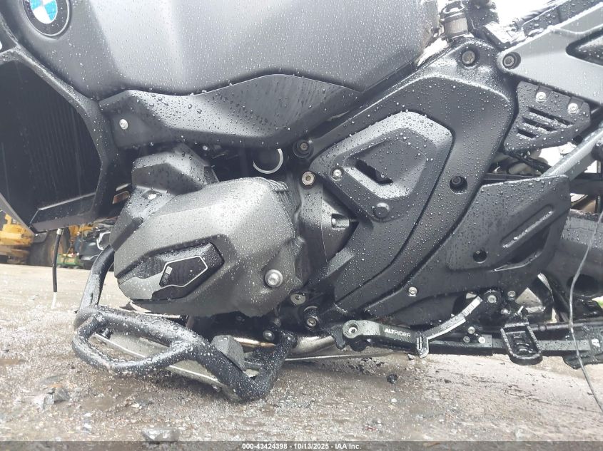 2025 BMW R 1300 Gs Adventure VIN: WB10M3300S6K97110 Lot: 43424398