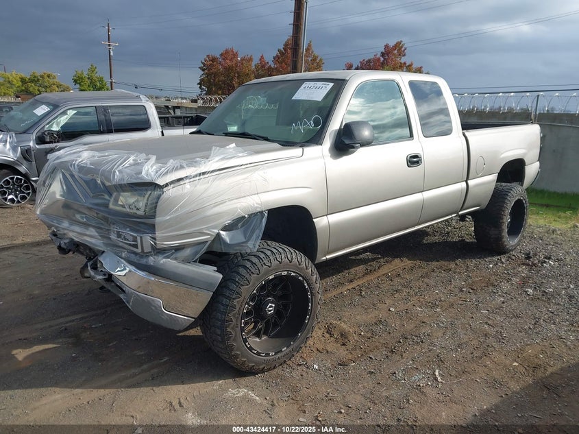 2GCEC19T831125949 2003 CHEVROLET SILVERADO photo no. 2