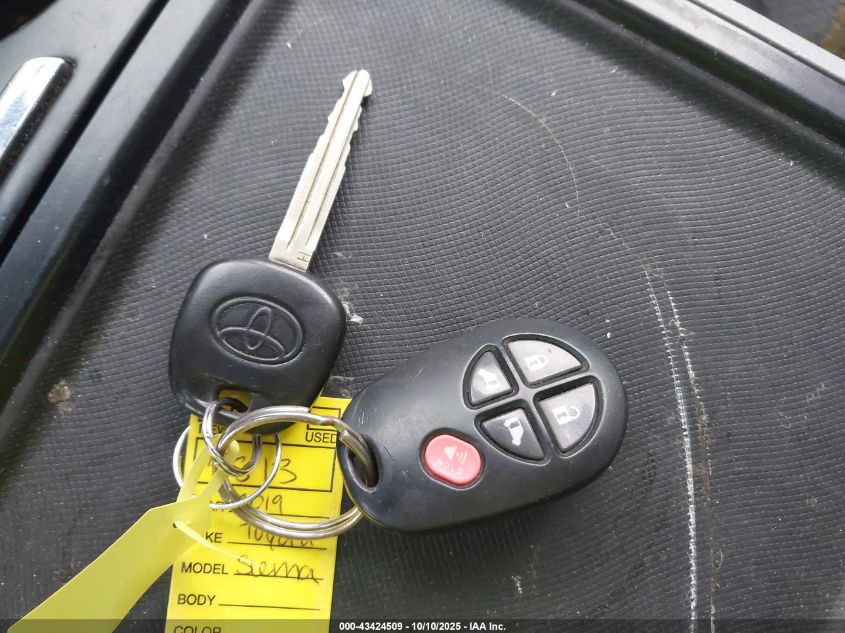 2019 Toyota Sienna Le 8 Passenger VIN: 5TDKZ3DC8KS970411 Lot: 43424509