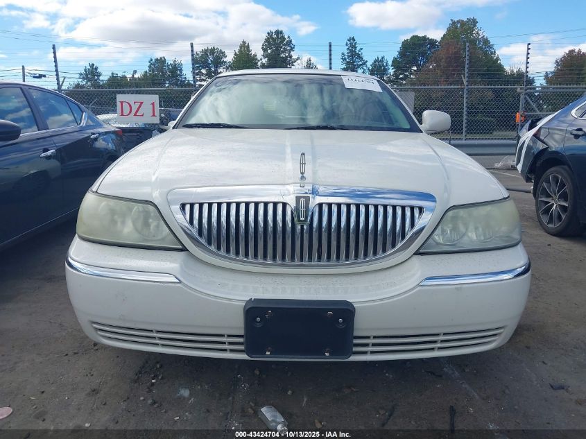 2005 Lincoln Town Car Signature Limited VIN: 1LNHM82W15Y610162 Lot: 43424704