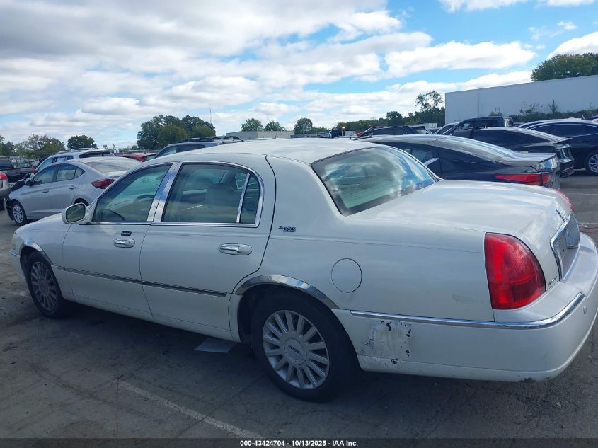 2005 Lincoln Town Car Signature Limited VIN: 1LNHM82W15Y610162 Lot: 43424704