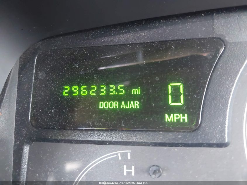 2005 Lincoln Town Car Signature Limited VIN: 1LNHM82W15Y610162 Lot: 43424704