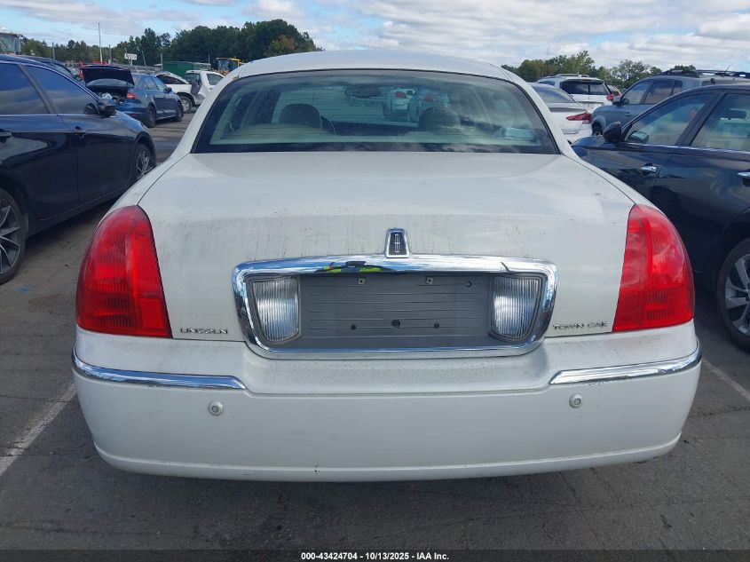 2005 Lincoln Town Car Signature Limited VIN: 1LNHM82W15Y610162 Lot: 43424704