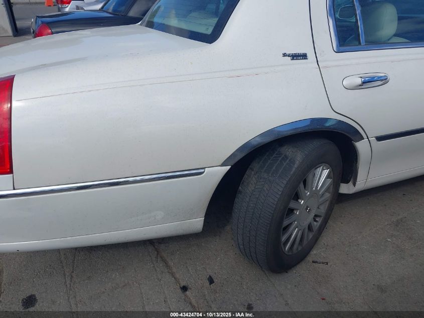 2005 Lincoln Town Car Signature Limited VIN: 1LNHM82W15Y610162 Lot: 43424704