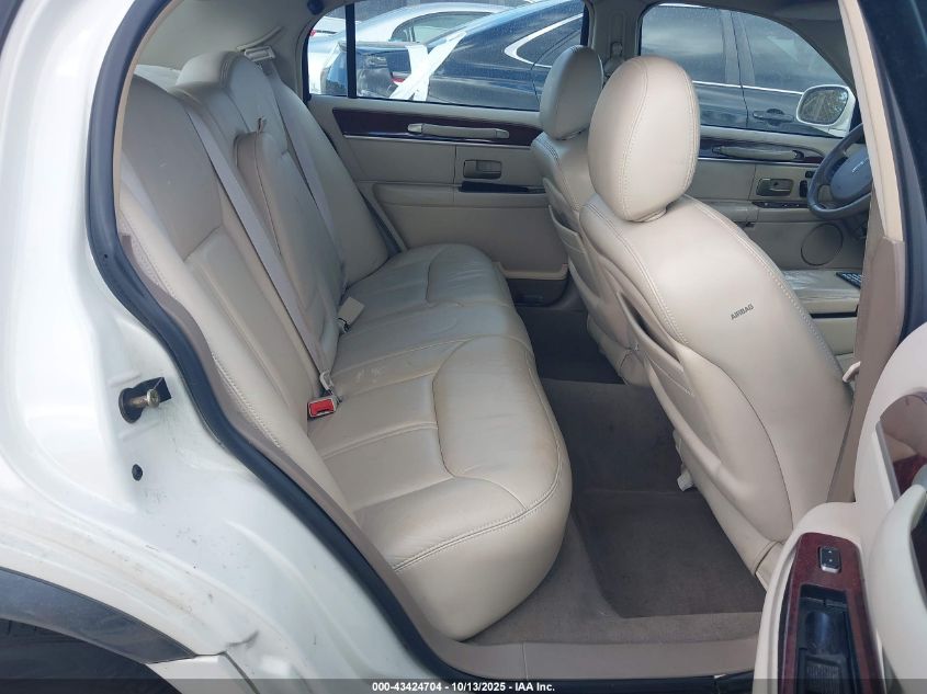 2005 Lincoln Town Car Signature Limited VIN: 1LNHM82W15Y610162 Lot: 43424704