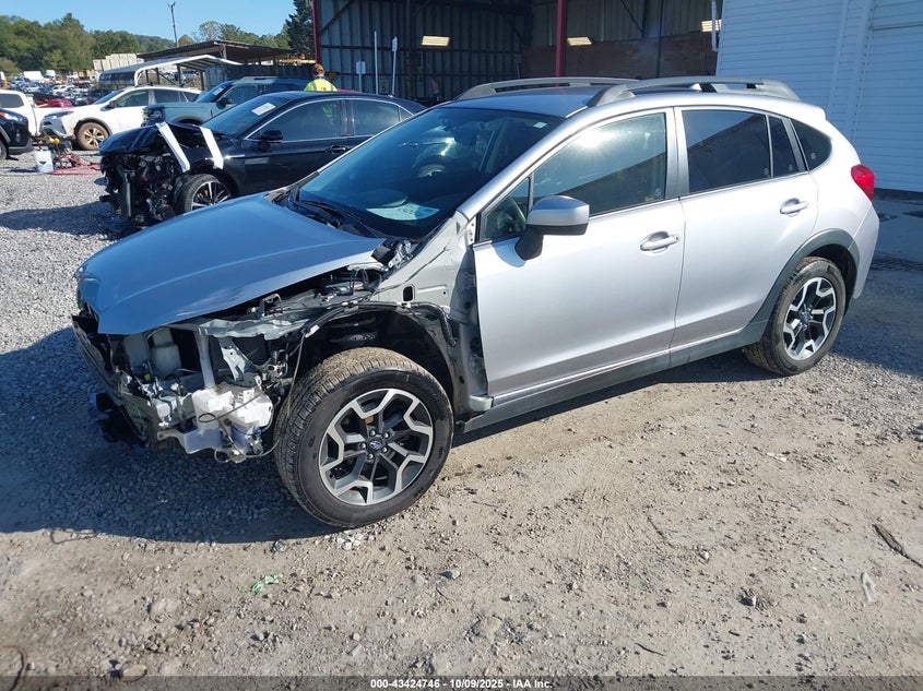 JF2GPADC3H8237813 2017 SUBARU XV photo no. 2