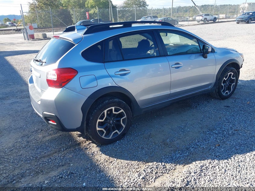 JF2GPADC3H8237813 2017 SUBARU XV photo no. 4