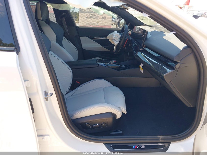 WBS83FK07SCT35809 2025 BMW M5 photo no. 5
