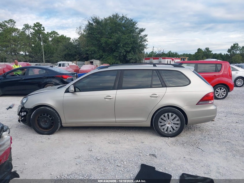 2013 VOLKSWAGEN JETTA SPORTWAGEN 2.5L S - 3VWPP7AJ7DM642208