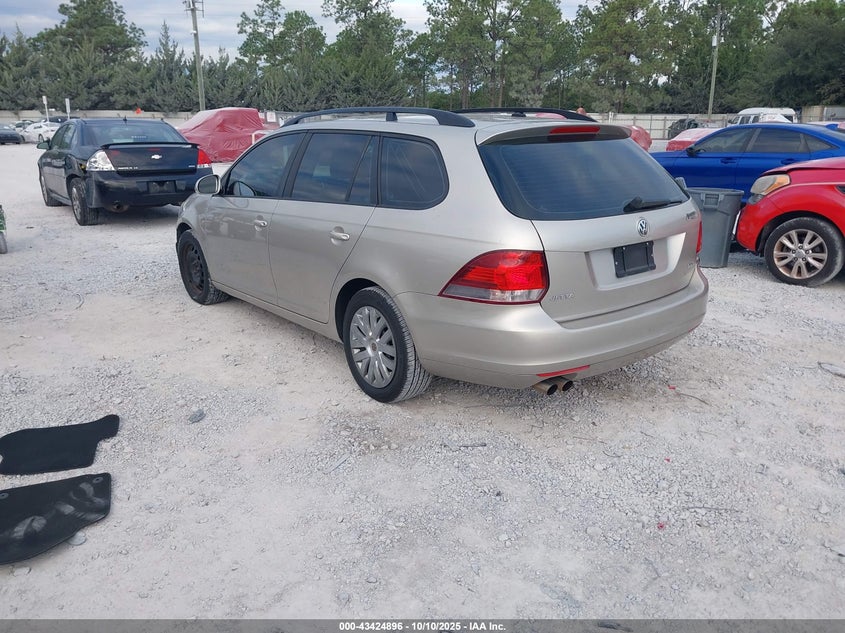 2013 VOLKSWAGEN JETTA SPORTWAGEN 2.5L S - 3VWPP7AJ7DM642208
